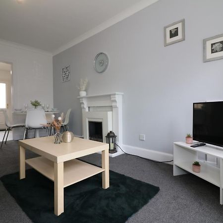 Signature - Gartlea House Apartment Еърдри Екстериор снимка