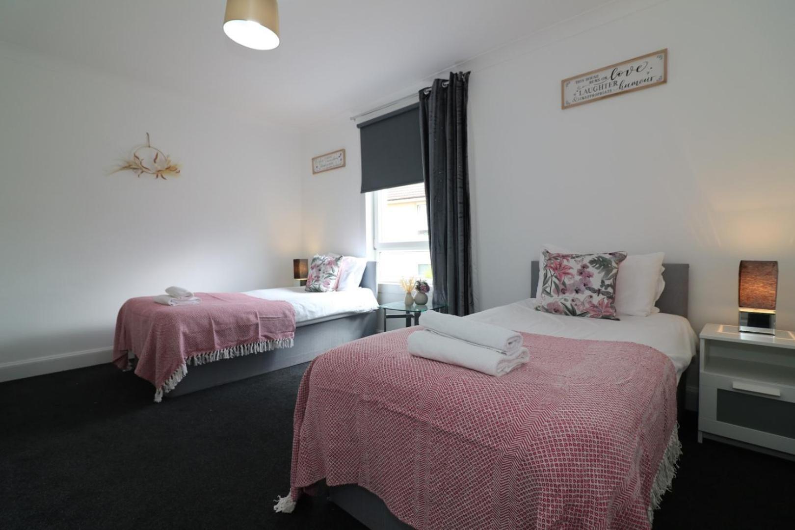 Signature - Gartlea House Apartment Еърдри Екстериор снимка