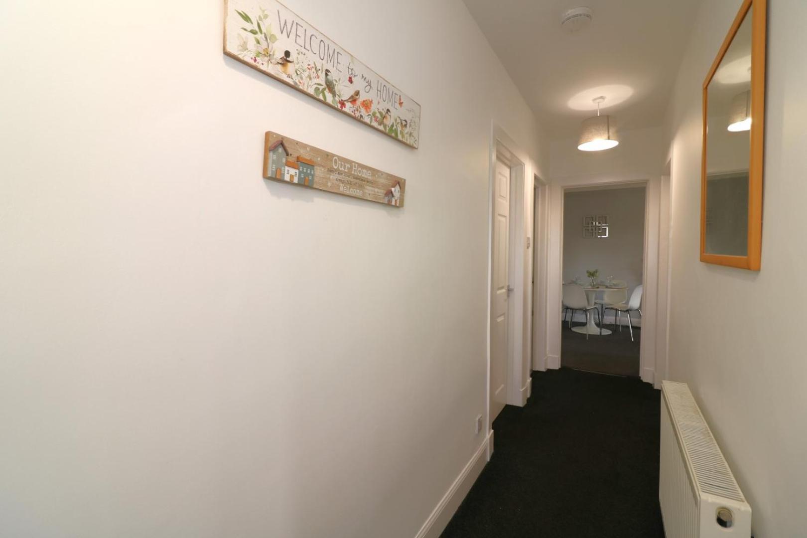 Signature - Gartlea House Apartment Еърдри Екстериор снимка