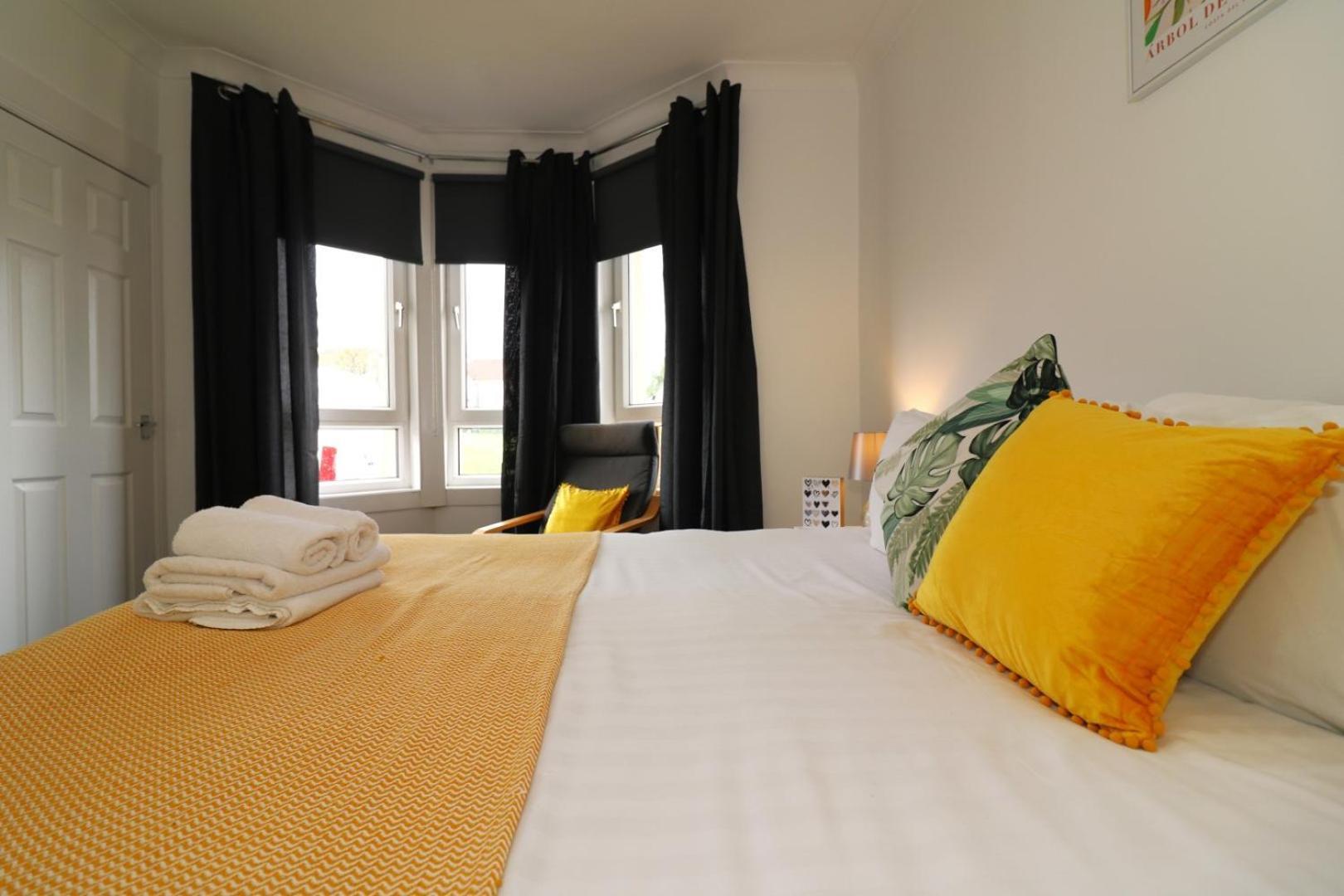 Signature - Gartlea House Apartment Еърдри Екстериор снимка